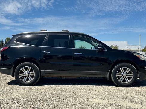 Used 2017 Chevrolet Traverse LT AWD/4WD image 9