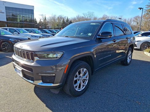 Used 2022 Jeep Grand Cherokee L Limited w/ Luxury Tech Group II image 3
