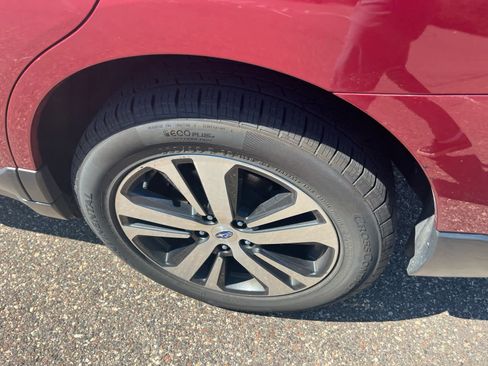 Used 2019 Subaru Outback 2.5i Limited AWD/4WD image 6