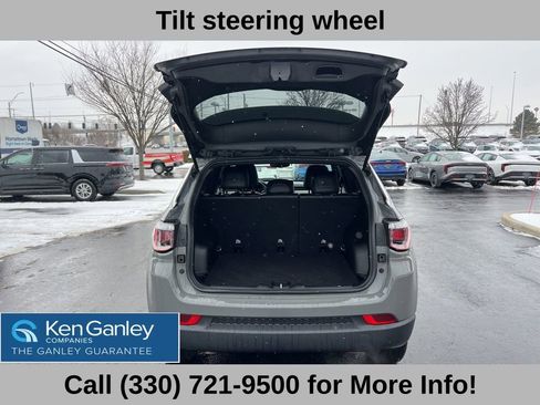 Used 2023 Jeep Compass Latitude image 48