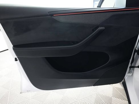 Used 2026 Tesla Model Y Long Range AWD/4WD image 16