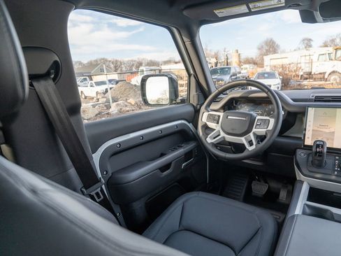 New 2026 Land Rover Defender 110 X-Dynamic SE image 17