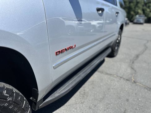 Used 2019 GMC Yukon XL Denali RWD image 9