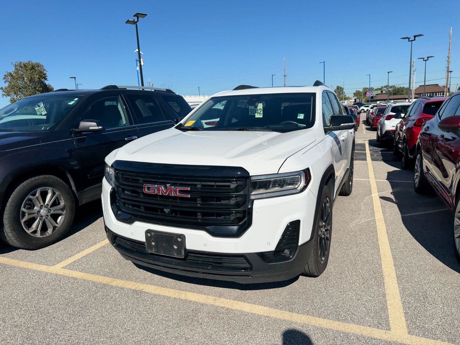 Used 2022 GMC Acadia SLT w/ Elevation Edition FWD image 4