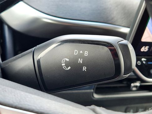 New 2025 Volkswagen ID. Buzz Pro S image 17