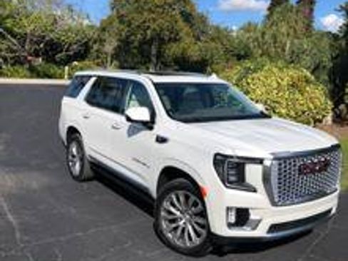 Used 2021 GMC Yukon Denali w/ Denali Ultimate Package AWD/4WD image 1
