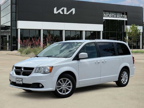 Used 2019 Dodge Grand Caravan SXT FWD image 1
