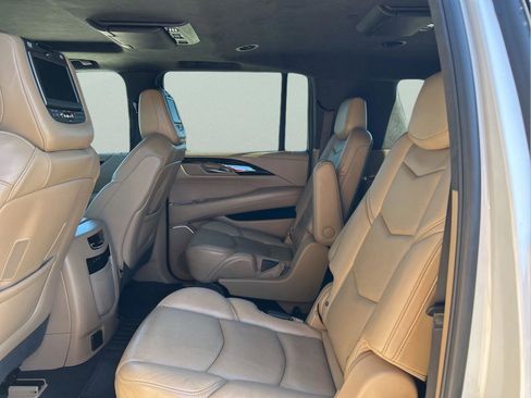 Used 2018 Cadillac Escalade ESV Platinum image 8