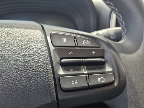 Used 2024 Hyundai Venue SEL FWD image 27