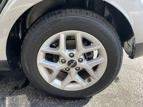 Used 2025 Kia Soul LX w/ LX Technology Package image 28