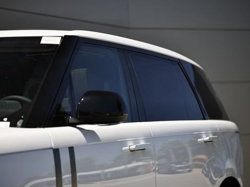 New 2026 Land Rover Range Rover Long Wheelbase SE AWD/4WD image 3