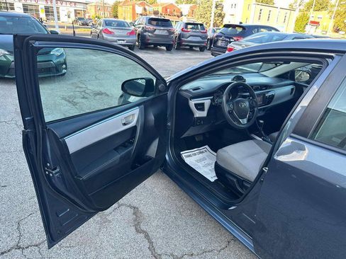 Used 2014 Toyota Corolla LE image 9