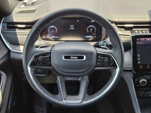 Used 2021 Jeep Grand Cherokee L Overland w/ Luxury Tech Group IV AWD/4WD image 21
