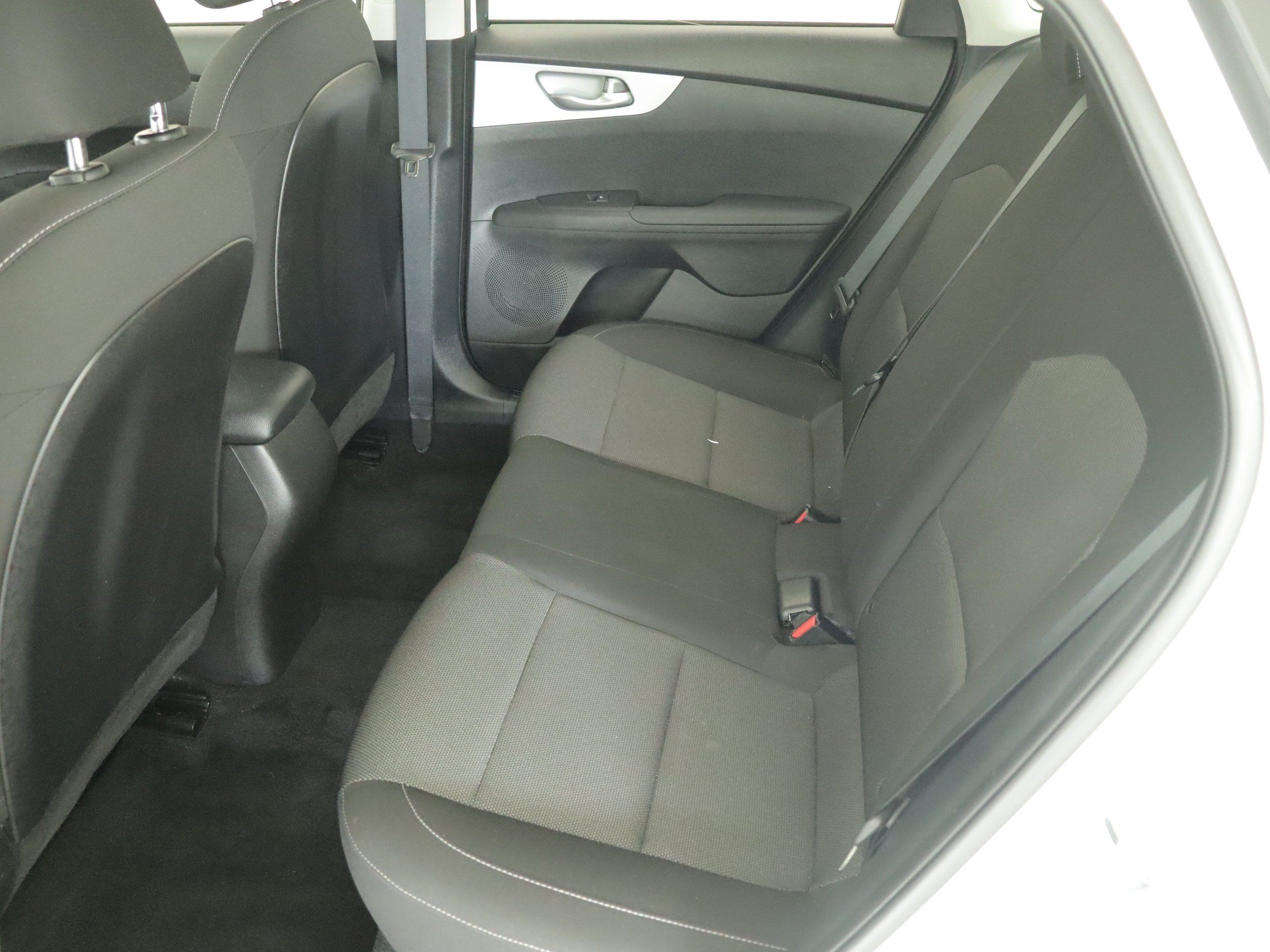 Used 2023 Kia Forte LXS FWD image 7