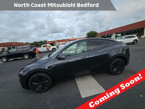 Used 2026 Tesla Model Y 2WD image 1