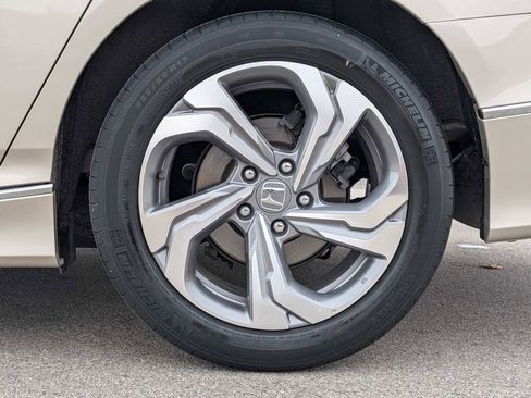 Used 2019 Honda Accord EX image 13