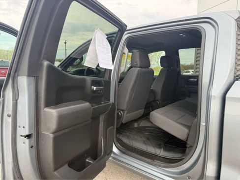 Used 2019 Chevrolet Silverado 1500 Custom Trail Boss w/ Custom Convenience Package AWD/4WD image 15