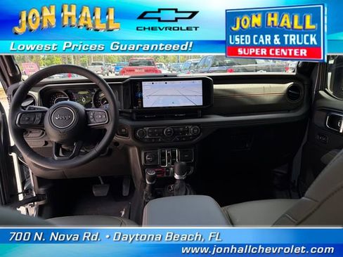 Used 2025 Jeep Gladiator Mojave AWD/4WD image 26