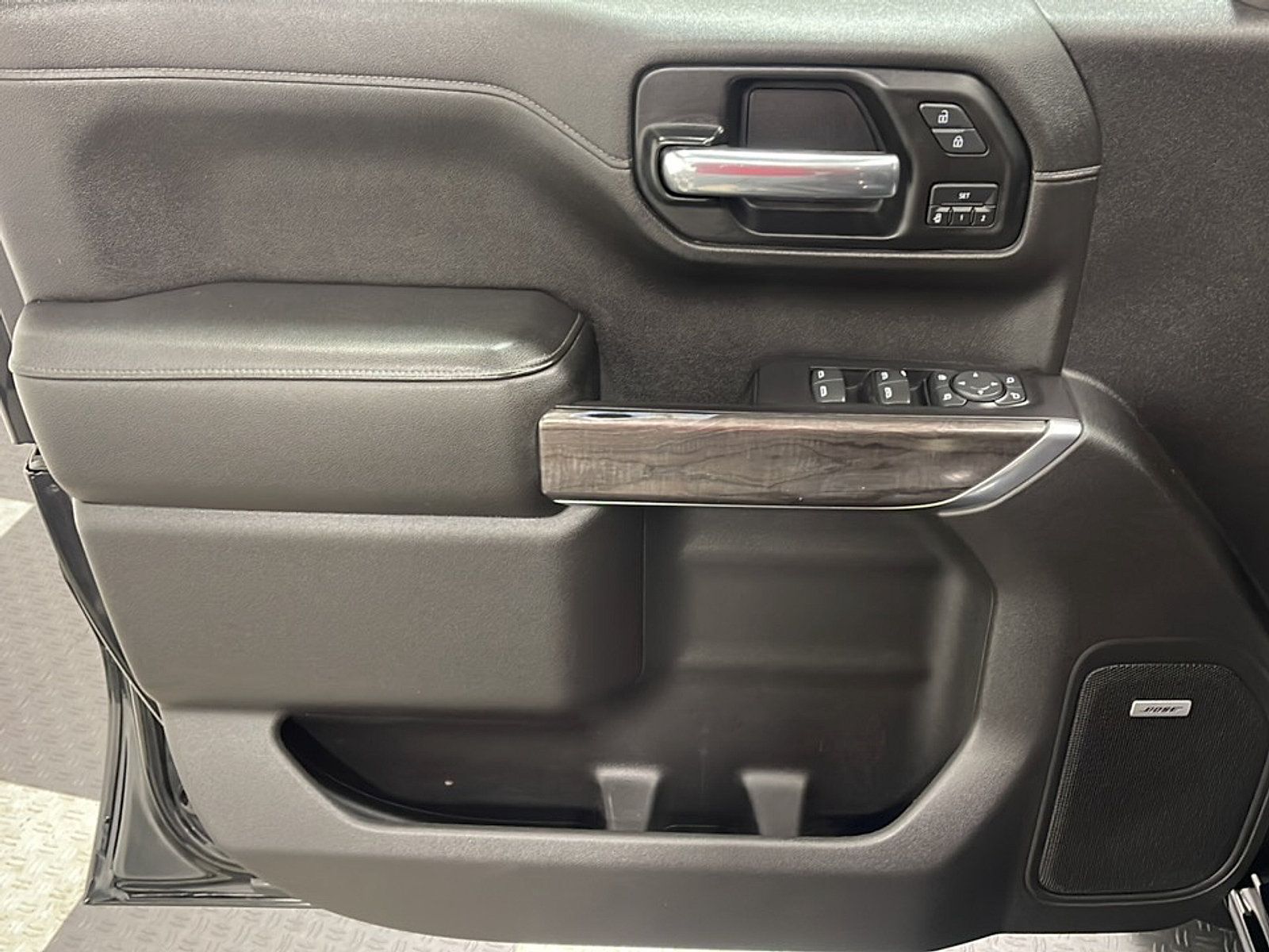 Used 2019 Chevrolet Silverado 1500 LTZ w/ LTZ Plus Package AWD/4WD image 13
