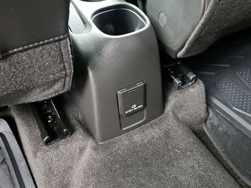 Used 2022 Chevrolet Trax LT w/ LT Convenience Package image 28