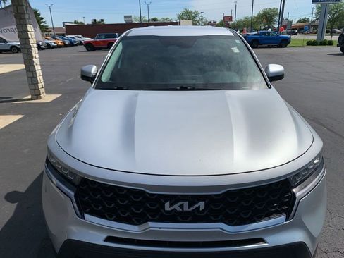 Used 2022 Kia Sorento LX FWD image 9