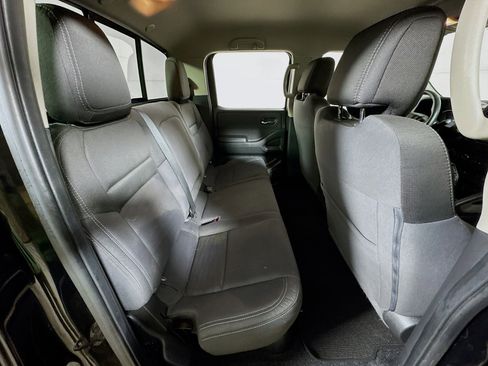 Used 2024 Nissan Frontier SV image 26