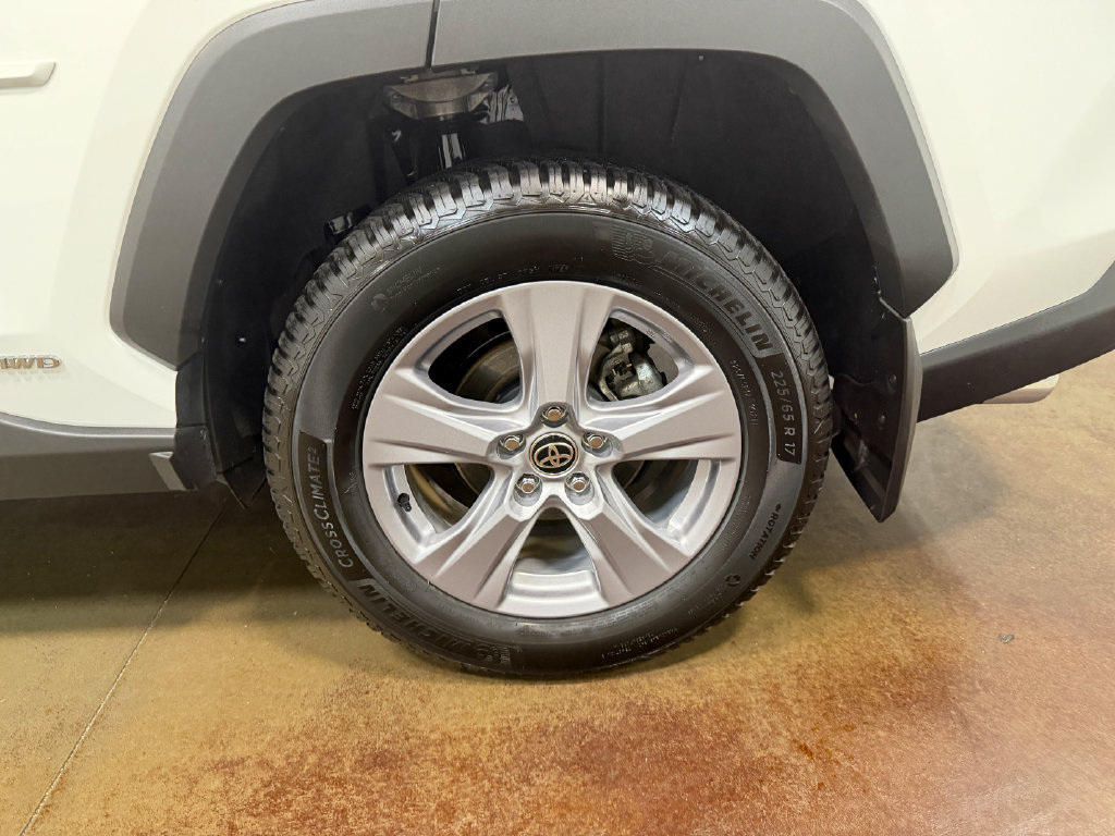 Used 2025 Toyota RAV4 XLE AWD/4WD image 89