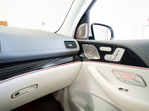 Used 2023 Mercedes-Benz Maybach GLS 600 4MATIC image 51