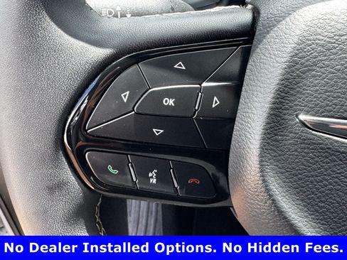 Used 2025 Chrysler Pacifica Limited FWD image 24
