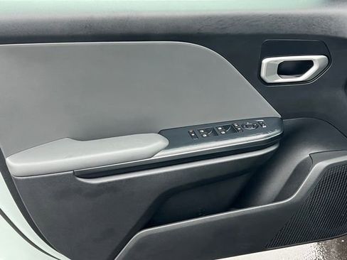 Used 2025 Kia K4 LXS image 13