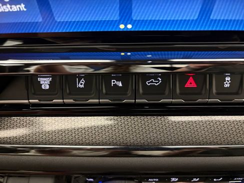 New 2026 Chevrolet Silverado 2500 ZR2 AWD/4WD image 16