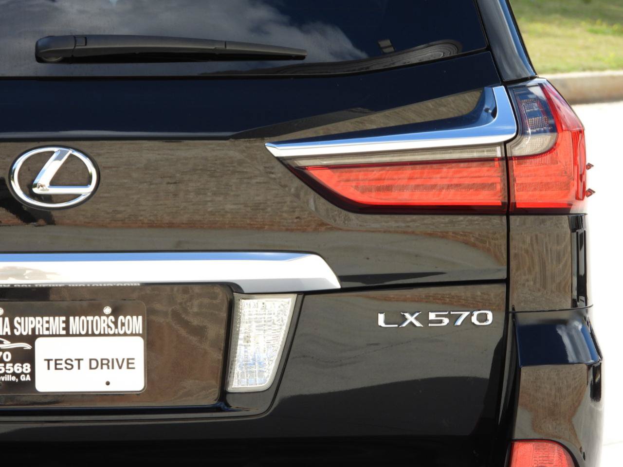 Used 2016 Lexus LX 570 4WD image 43