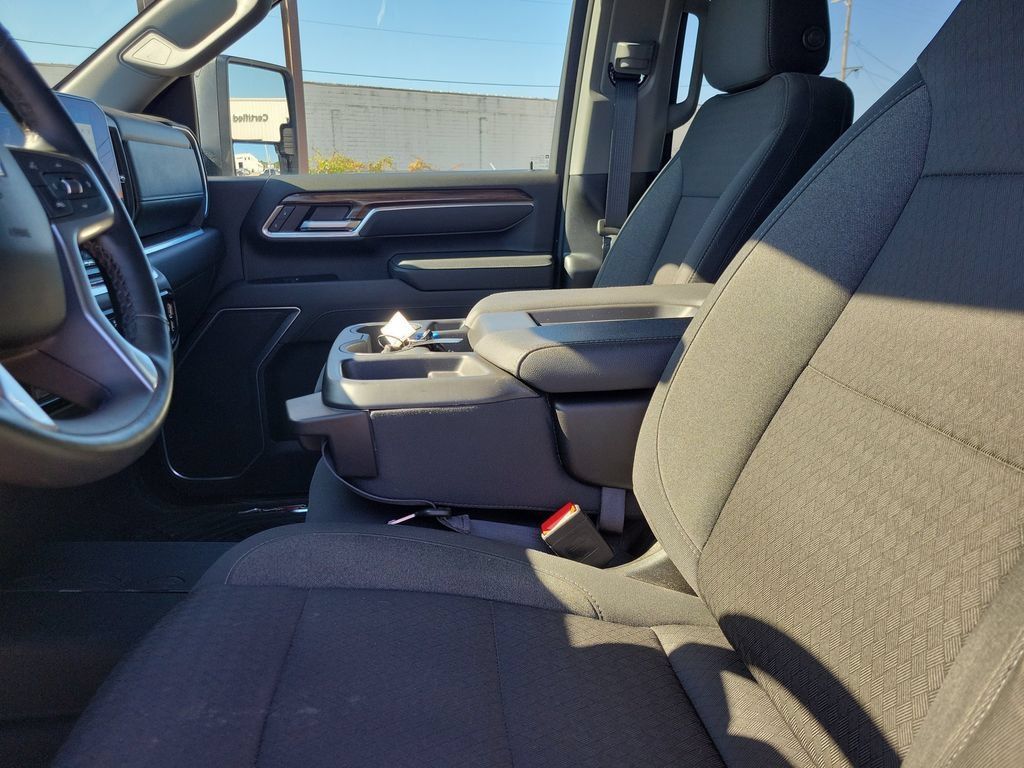 Used 2025 Chevrolet Silverado 2500 LT AWD/4WD image 22
