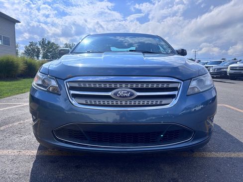 Used 2010 Ford Taurus Limited AWD/4WD image 3
