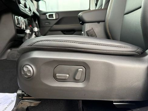 New 2026 Jeep Wrangler Unlimited Sahara AWD/4WD image 14