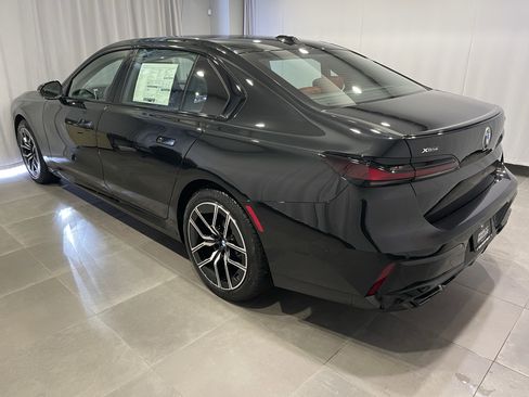 New 2026 BMW 760i xDrive w/ Executive Package AWD/4WD image 4