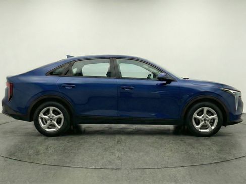 Used 2025 Kia K4 LXS FWD image 11