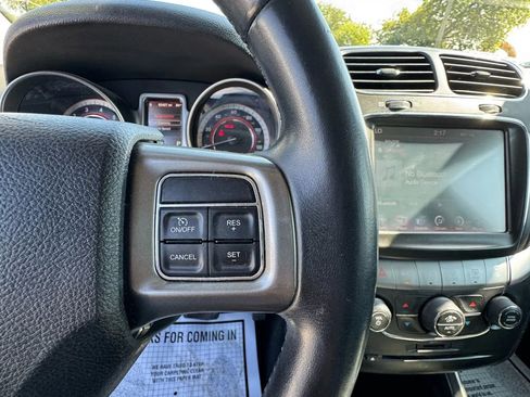 Used 2019 Dodge Journey Crossroad w/ Navigation Group image 19