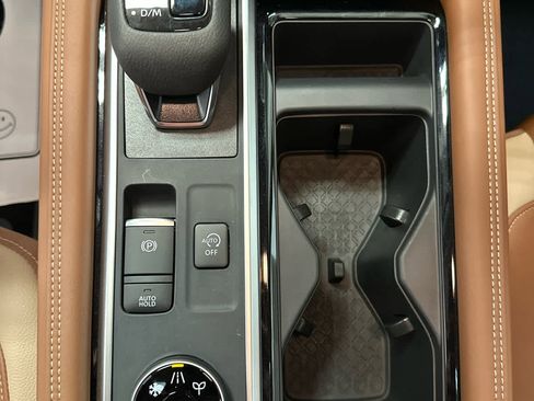 New 2026 Nissan Pathfinder Platinum image 18