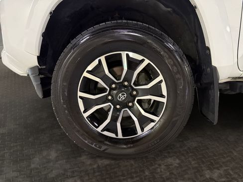 Used 2022 Toyota Tacoma TRD Sport AWD/4WD image 21