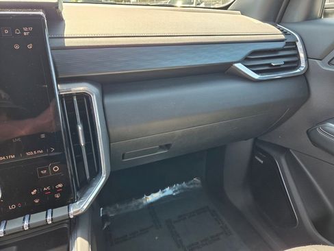 Certified 2025 GMC Acadia Elevation image 28