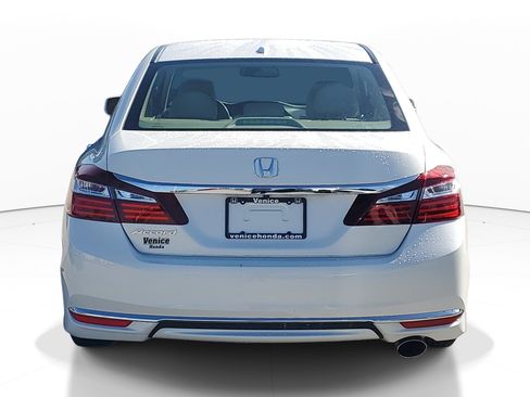 Used 2017 Honda Accord EX-L image 5