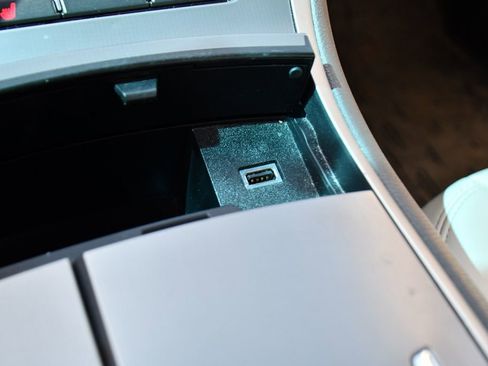 Used 2017 Lincoln MKZ Premiere image 25