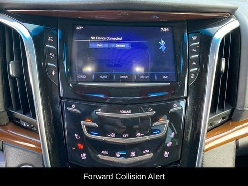 Used 2016 Cadillac Escalade Luxury AWD/4WD image 13