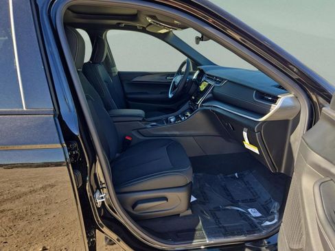 New 2025 Jeep Grand Cherokee L Laredo w/ Luxury Tech Group I RWD image 29