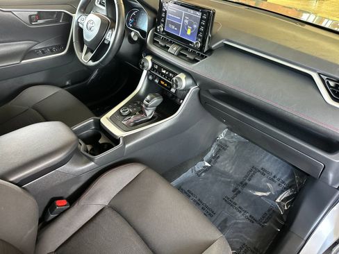 Used 2021 Toyota RAV4 SE w/ Weather & Moonroof Package AWD/4WD image 21