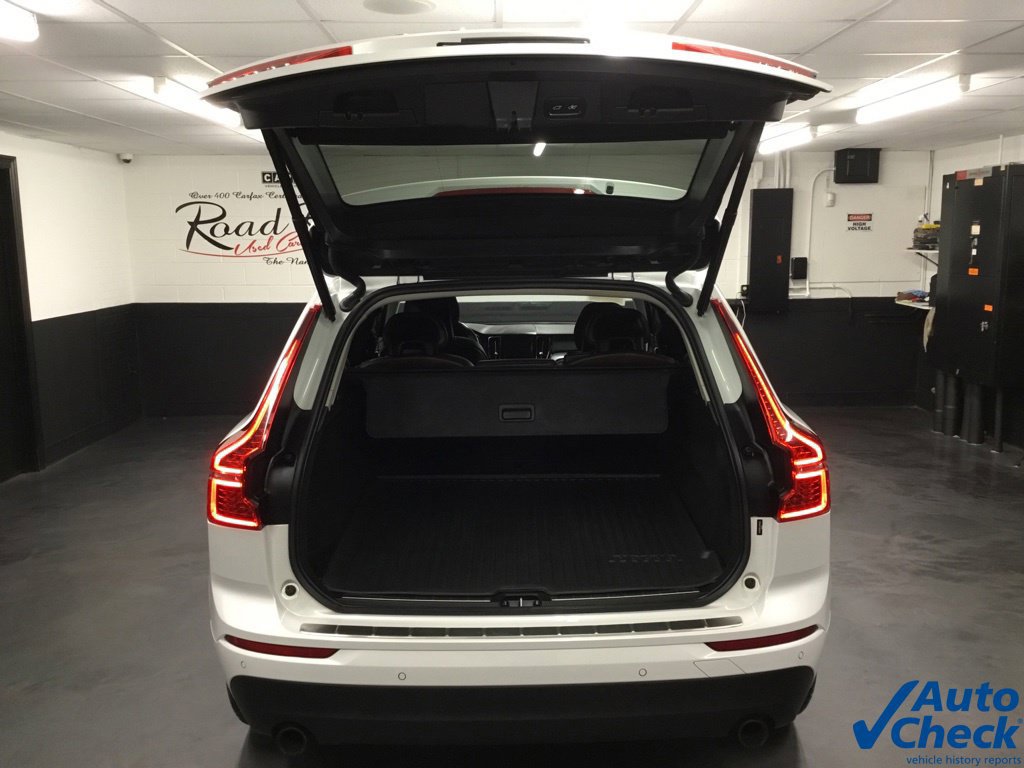 Used 2018 Volvo XC60 T5 Momentum w/ Vision Package AWD/4WD image 12