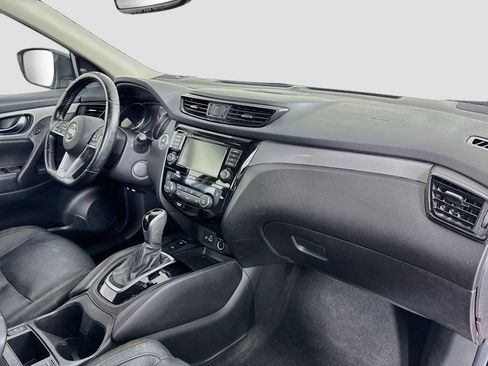 Used 2020 Nissan Rogue Sport SL w/ Premium Package FWD image 32