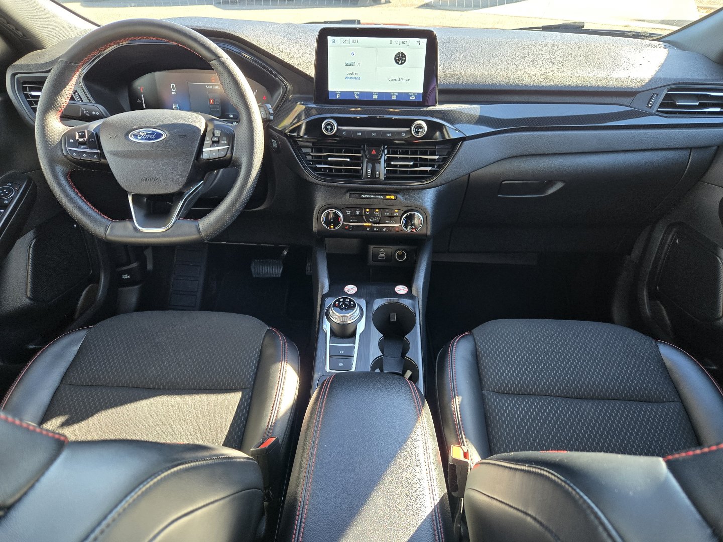 Used 2025 Ford Escape ST-Line Select AWD/4WD image 2