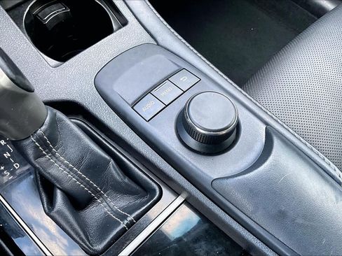 Used 2016 Lexus ES 350 w/ Premium Package w/Wood Trim FWD image 35